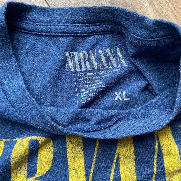 Nirvana Blue XL‎ T-shirt - Picture 3 of 3